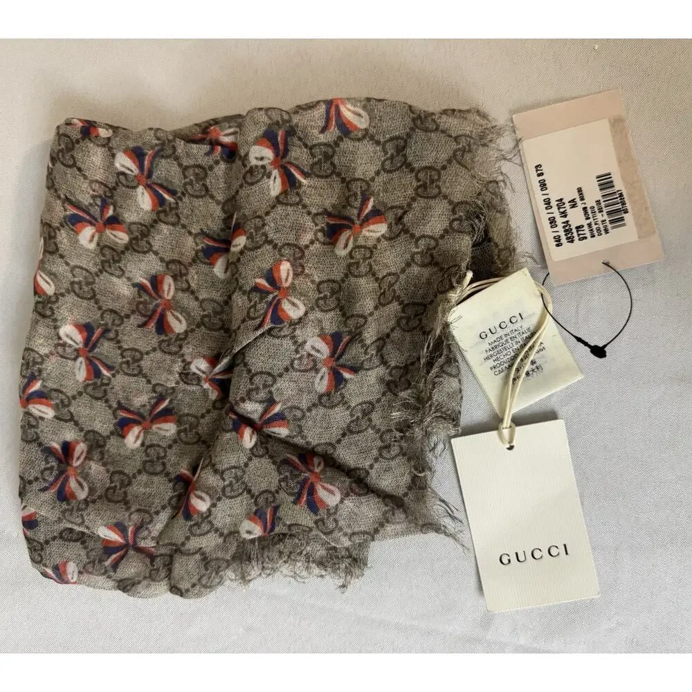 New With Tags Gucci Modal/Silk GG Supreme Bow Detail Girls 32”X32” Scarf $595.00